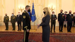 Slovensko zatiaľ nemá ani jedinú ženu generálku. Zato má o štyroch mužov - generálov viac