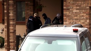 Výsluchy v kauze Očistec pokračujú. Výsledkom policajnej akcie je 13 obvinených