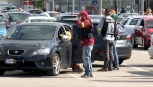 Policajti zmarili predaj zbraní, zatkli štyroch mužov