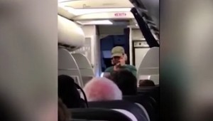 Pilotka vydesila cestujúcich, trápil ju rozvod