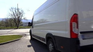 Kuriérovi vyšiel pozitívny test. Nastúpil do povinnej karantény a prišiel kvôli tomu o prácu