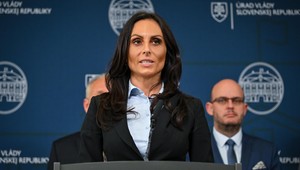 PS chce odvolávanie Dolinkovej, zbiera podpisy na schôdzu