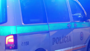 Traja mladíci napadli dvoch mužov, žiadali peniaze a žuvací tabak