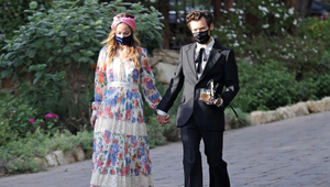 Je to vážne! Sexi spevák a o desať rokov staršia krásna herečka už spolu bývajú!