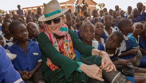 Adoptuje si Madonna ďalšie deti? V Afrike mala vyplniť papiere