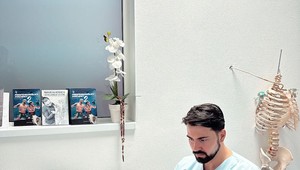 Odborník radí ako sa po prázdninách v práci postarať o chrbticu: Jednoduchými krokmi predíďte bolestiam!