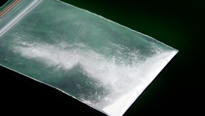 Tínedžeri si pomýlili ľudský popol s kokaínom