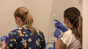 V Nemecku tisíce injekčných striekačiek obsahovali namiesto vakcíny fyziologický roztok