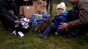 Darované Vianoce: Deti sa musia starať o drevo, vodu a poriadok. Žijú na okraji lesa