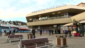 Muž obťažoval ženy na železničnej stanici. Teraz čelí obvineniu