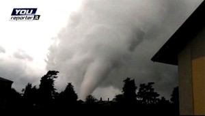 Tornádo na vlastnej koži. Lietali strechy, stĺpy aj kamión