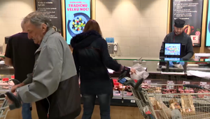 Vysoké ceny potravín sú čoraz väčší problém, riešiť ich chcú politici