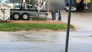 Plnenie propán-butánových fliaš na pumpách je nelegálne