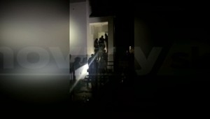 Zábery zo zásahu kukláčov NAKA: Zadržať mali známeho advokáta