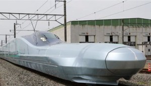 Vlak, ktorý by z Bratislavy prešiel do Košíc za hodinu