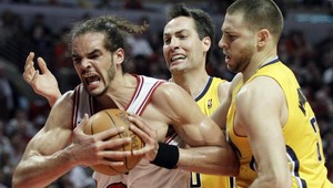 NBA: Chicago postúpilo, Lakers vyhrali dôležitý piaty duel