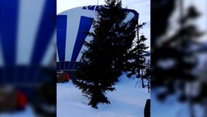 Pád teplovzdušného balóna vo Vysokých Tatrách. Záchranári našli už len prázdny kôš