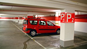 Žene zmizlo z garáže auto. Neuveríte, kto ho vzal