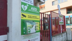 Defibrilátor zachraňuje životy. Dôležitých je prvých 5 minút