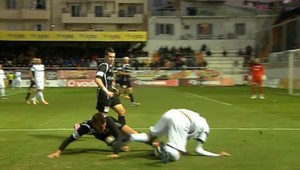 Škaredý pohľad! Ohnutý lakeť na druhú stranu vydesil divákov