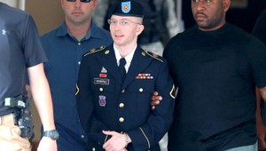 Informátorku WikiLeaks Chelsea Manning súd prepustil z väzenia. Pobyt na slobode môže mať krátke trvanie