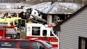 Na domy sa zrútil súkromný tryskáč. Najmenej dvaja mŕtvi