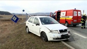 Vodič počas jazdy dostal epileptický záchvat a havaroval