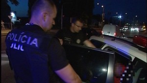 Políciu riadia aj farmári, radoví príslušníci sa búria...