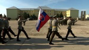 Rezort obrany bije na poplach, vojakov je málo a klesá záujem o vstup do armády