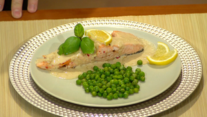 Losos s omáčkou z piva so zeleným hráškom