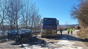Nehoda pri Divinke: Vážne sa zranila mama s 10-ročnou dcérkou