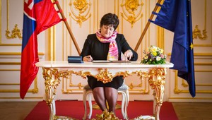 V správe ochrankyne práv Patakyovej sa objavil núdzový stav aj kolúzna väzba. Parlament jej poslednú správu vzal na vedomie