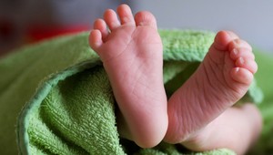 Trojročný chlapec zomrel v partizánskej nemocnici na zápal mozgových blán