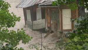 Škody po povodniach: Čo robiť, ak vám povodne zničili dom či auto?