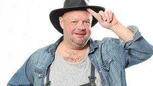 Leto si Ivan Tuli Vojtek užíva! Nakrúca seriál i prerába dom