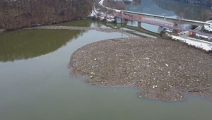 Ružín zaplavili tony odpadu. Environmentálnej tragédii zabránili dobrovoľníci
