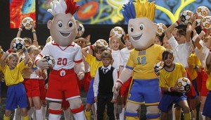 Maskotmi EURO 2012 bratské dvojičky s bujarými účesmi