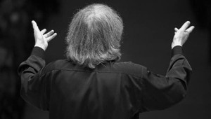 Známeho Čecha našli mŕtveho v jeho byte