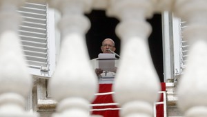 Nemôžete viniť migrantov zo všetkého zla, odkázal politikom pápež