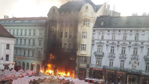 Prezident hasičov objasnil príčinu požiaru na Vianočných trhoch v Bratislave