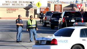 Strelec spustil paľbu v armádnej nemocnici, potom si siahol na život