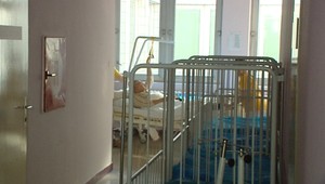 Dramatické škrty v nemocniciach, fuč je 3 300 lôžok!