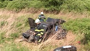 Vodič vrazil do auta s deťmi, odmietol fúkať