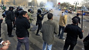 V Egypte vyhlásili výnimočný stav.  Počet obetí však stále rastie