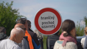Na hraniciach rastie napätie. Ľudia chcú späť otvorené priechody a hrozia protestami