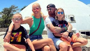 Sparťanské detstvo? Krainová poslala synov do divočiny - hladovanie, zbrane, aj masívne krvácanie!