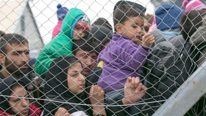 Mladík inzeroval ponuku postrieľať migrantov, hrozí mu osem rokov