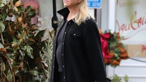 Paparazzi nafotili slávnu herečku bez mejkapu aj bez nálady: Čo sa jej stalo s tvárou?