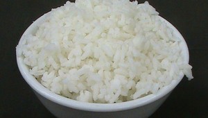 Vynaliezaví pašeráci kokaínu ukryli drogu do zrniek ryže