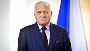 Klausa budú súdiť pre velezradu. Odsúhlasil to senát